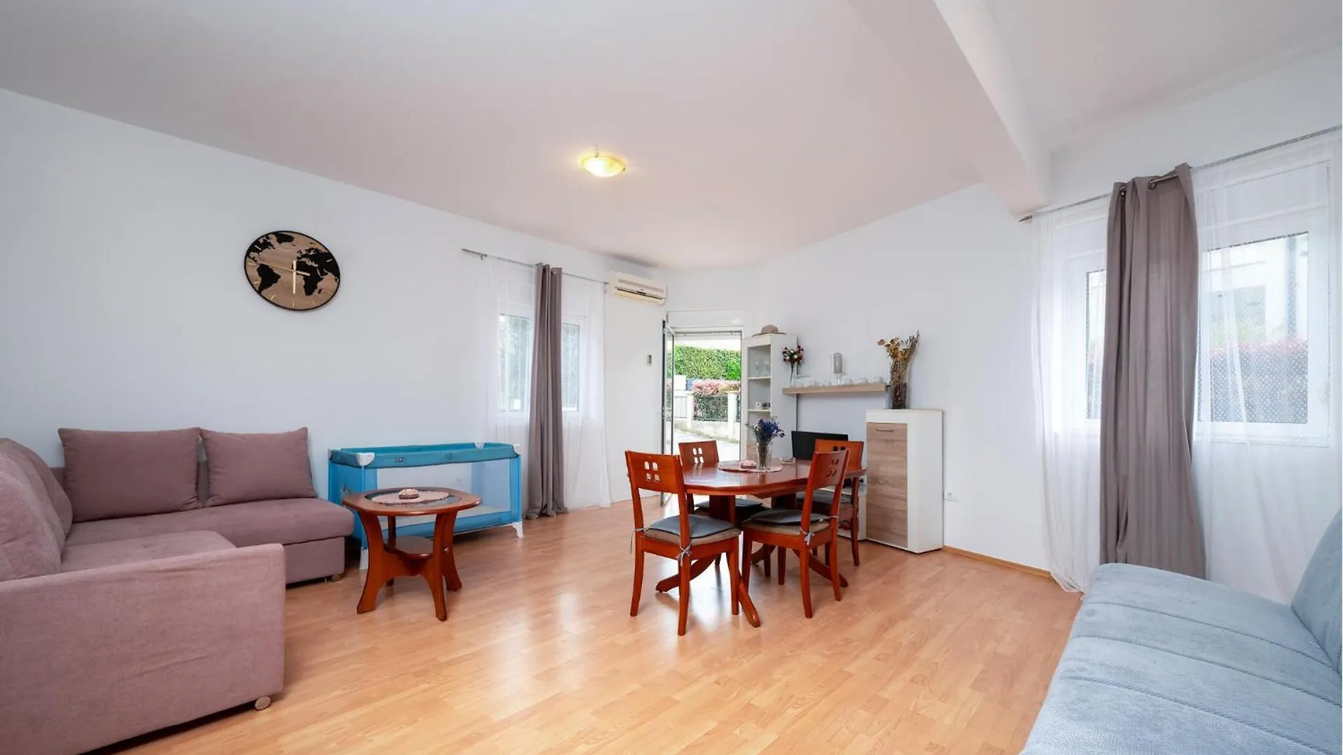 Lovely Apartment In Liznjan With Kitchen