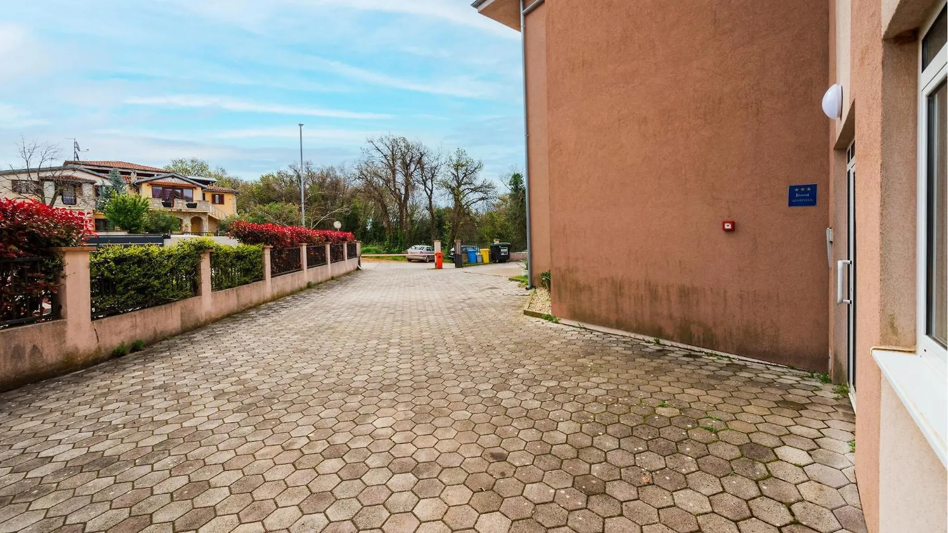Lovely Apartment In Liznjan With Kitchen